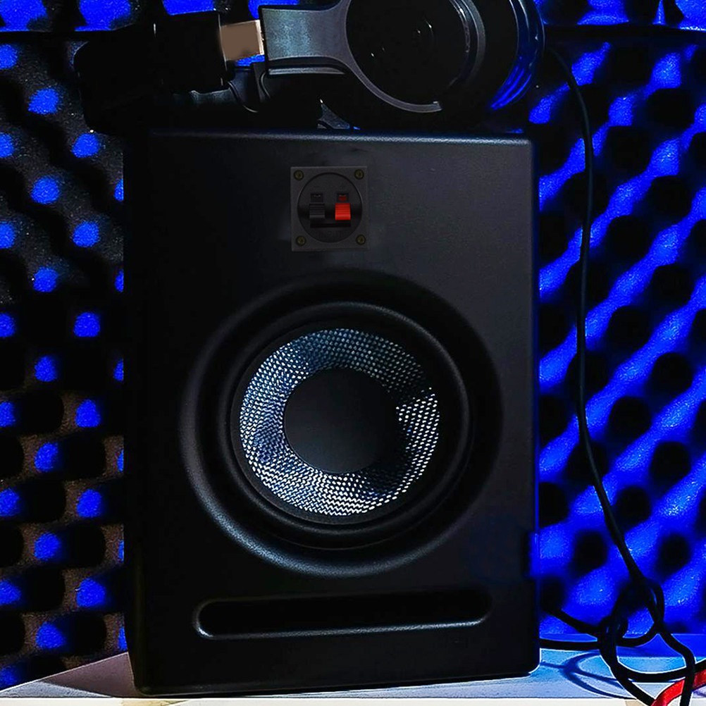 قطعتان من وصلات طرفية معدنية ل - مراجعة Speaker Enclosure وسعره